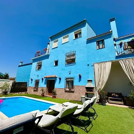 La Casa De Mis Padres *